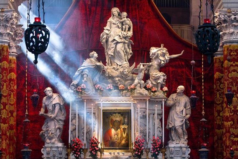 Altare basilica della salute a Venezia