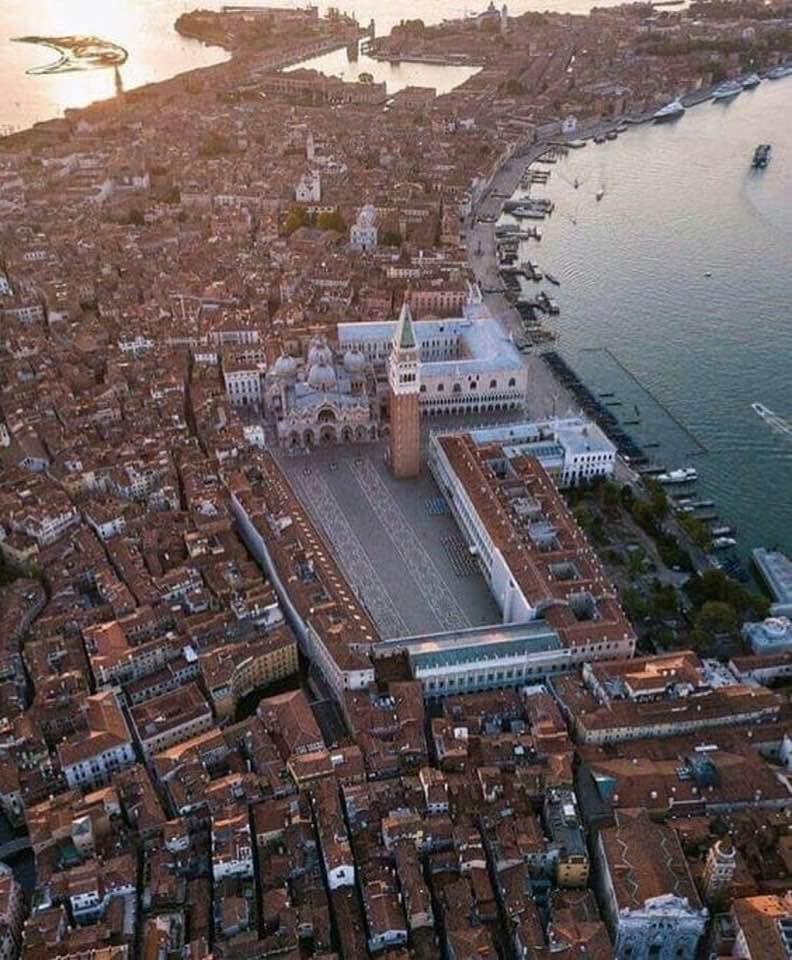 Venezia, una città, un mito