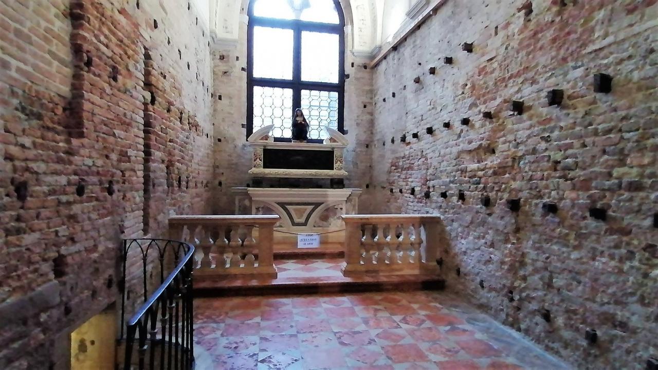 Cappella di San Tarasio era l'antica  Chiesa di San Zaccaria 