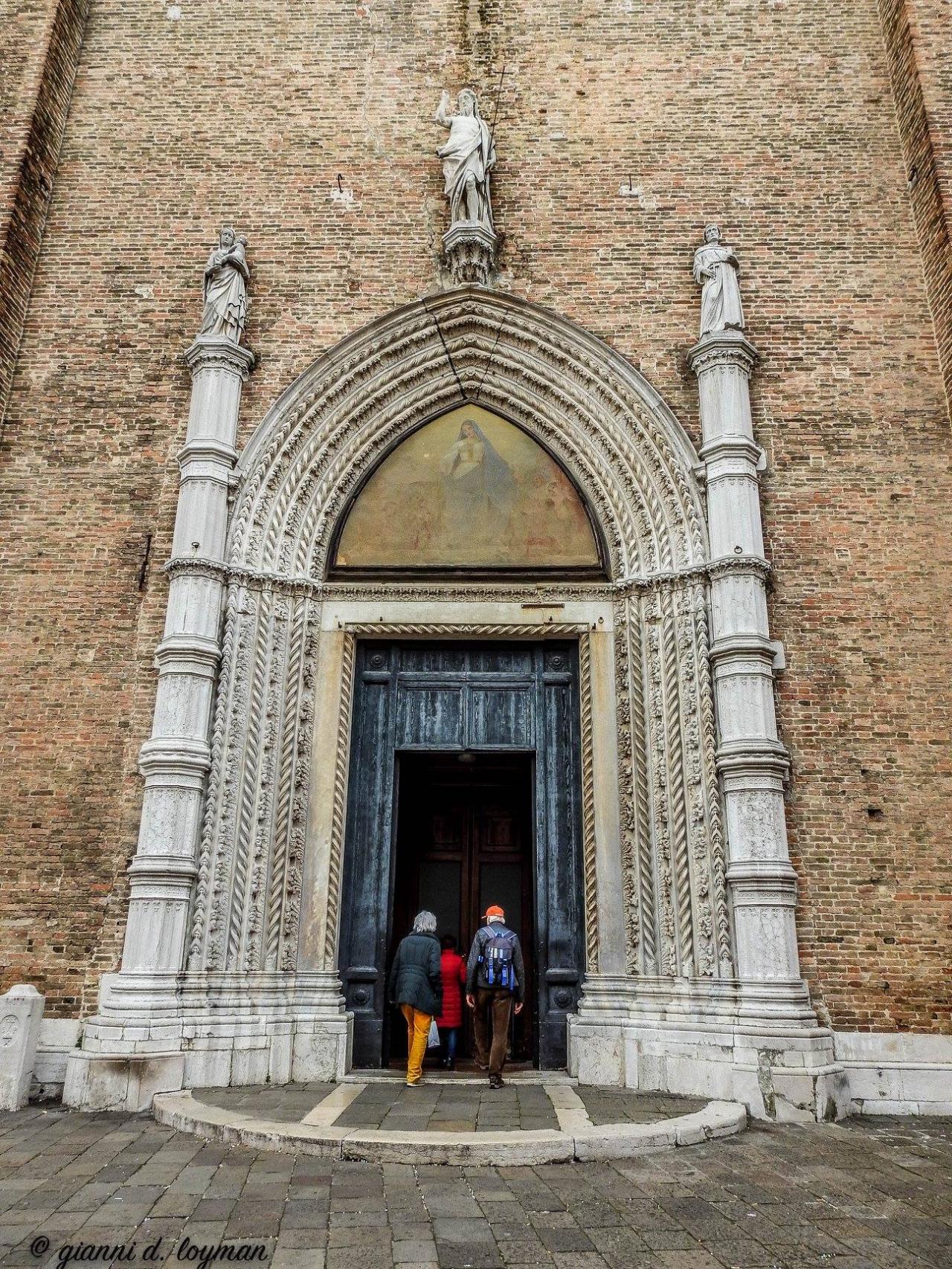portale ingresso chiesa dei frari