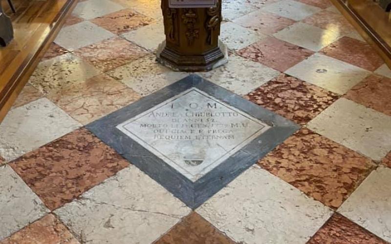Chiesa dell'Arcangelo Raffaele, a Venezia, pavimenti navata