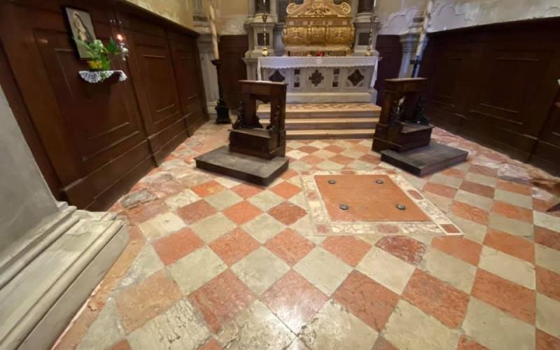 Chiesa dell'Arcangelo Raffaele, a Venezia, pavimenti