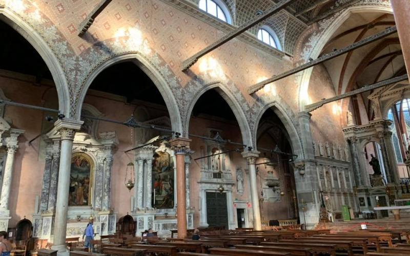 Chiesa di Santo Stefano a Venezia: gli interni, navata e regalzier