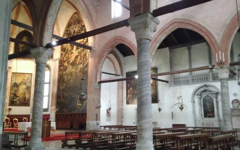 Chiesa della Madonna dell'orto a Venezia, pilastri della navata