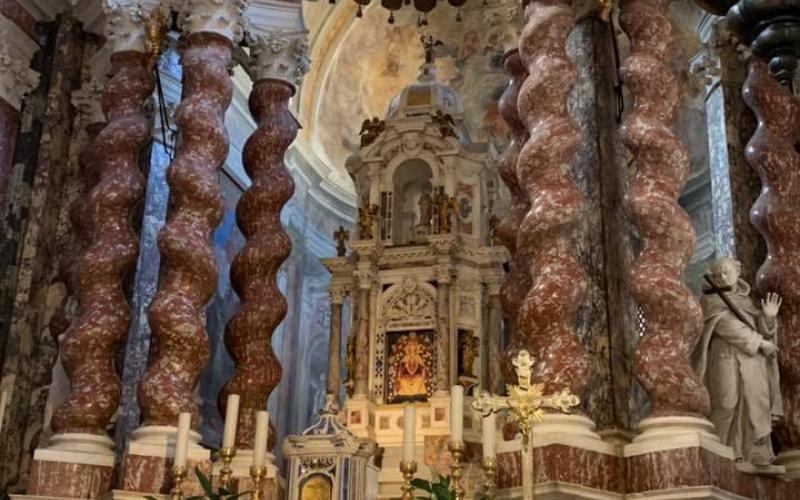 Chiesa degli Scalzi a Venezia, le colonne tortili dell'altare