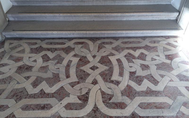 Pianerottolo in marmo scale di Ca' Pesaro
