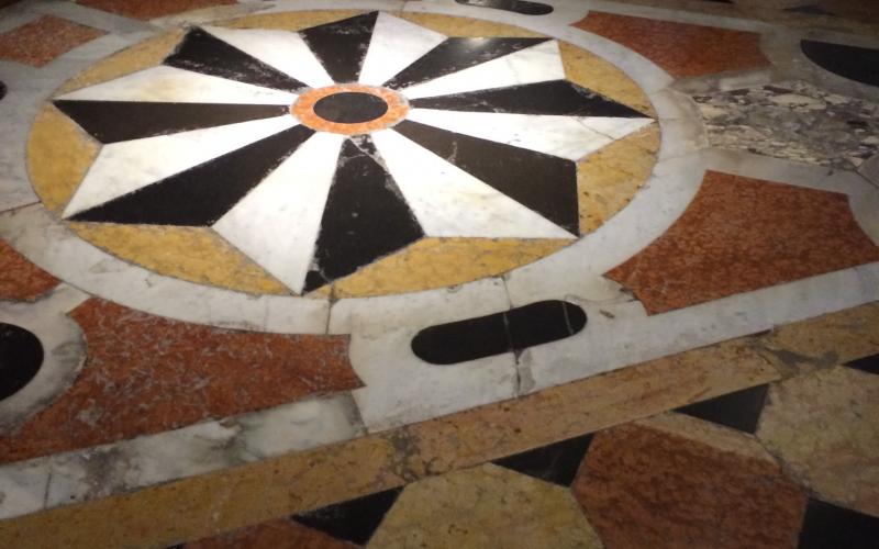 Foto del pavimento della Basilica della Salute, Venezia