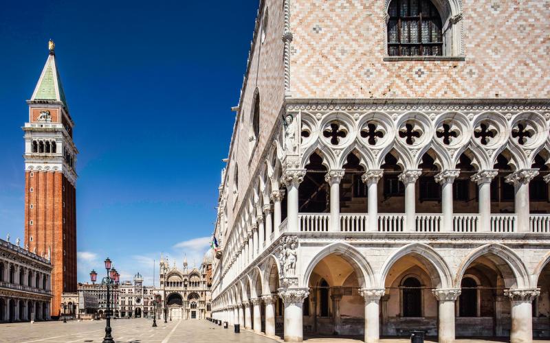 Palazzo Ducale visto dal Bacino San Marco: l'angolo di Adamo ed Eva