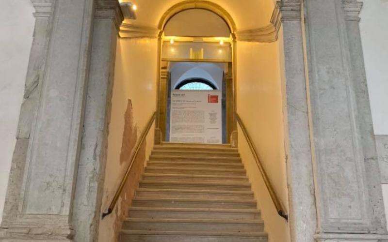 Il portego di Palazzo Pisani a Venezia, lo scalone