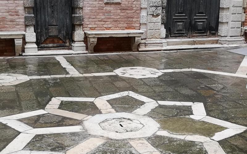 Pavimenti del cortile interno di Palazzo Pisani a Venezia