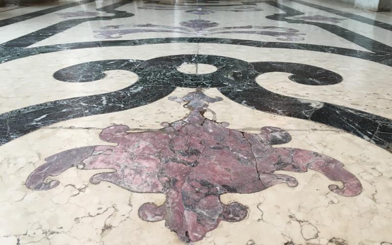 Pavimenti dello scalone di Palazzo Grassi: Il pianerottolo all'arrivo del piano nobile