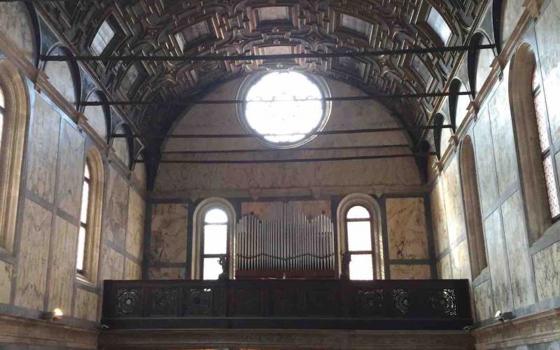 Il coro della chiesa di Santa Maria dei Miracoli a Venezia