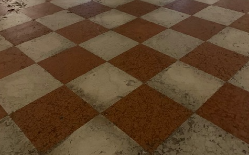 Il pavimento del pianterreno della Scuola