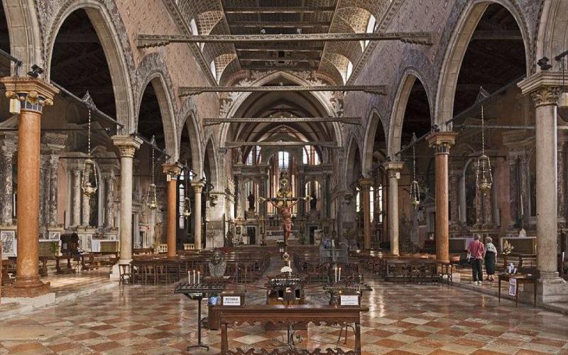 Chiesa santo stefano a Venezia, gli interni