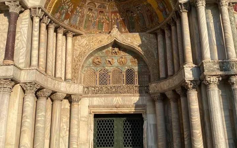 Basilica di San Marco, il primo portale a sinistra