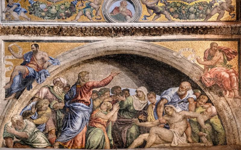 Mosaici oro nella Basilica: Gesù e la resurrezione di Lazzaro