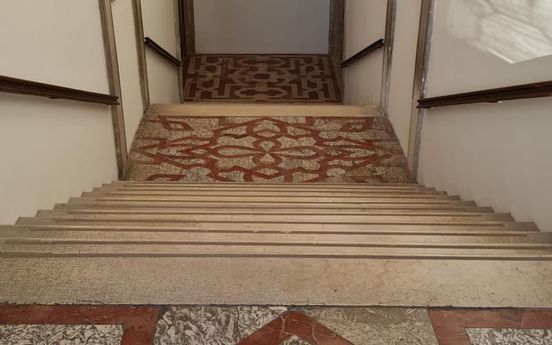Ca' Pesaro: scalinata e pianerottoli