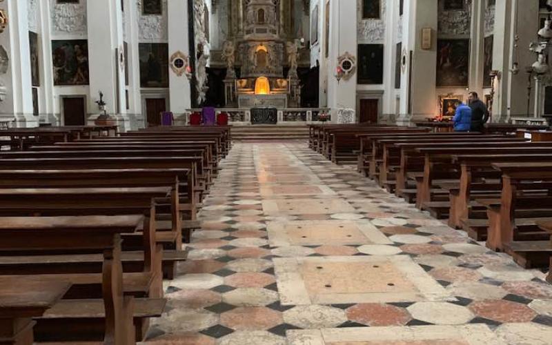 Pavimento della navata della Chiesa
