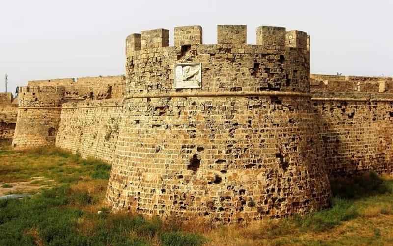 La fortezza di Famagosta a Cipro con il leone marciano sulle mura 