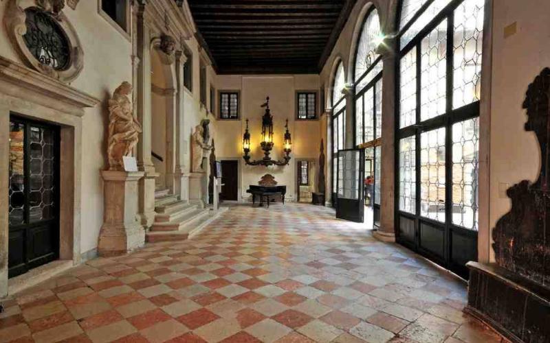 Il portego di Palazzo Pisani a Venezia
