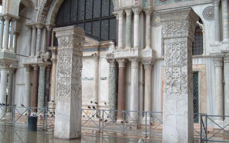 Pilastri acritani, trofeo di guerra dei Veneziani dopo la guerra di San Giovanni d'Acri